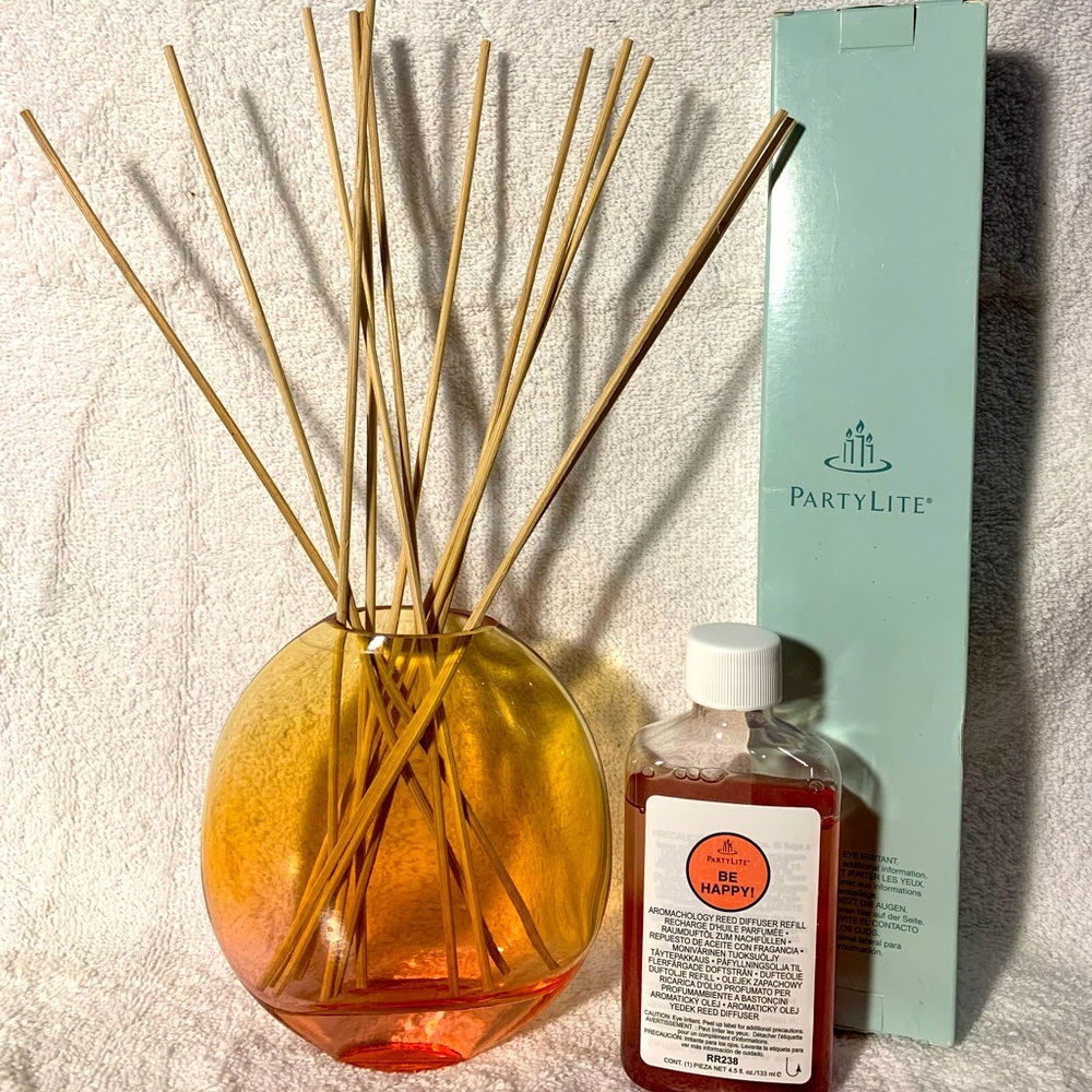 PartyLite Blossom Reed Diffuser + Be Happy oil